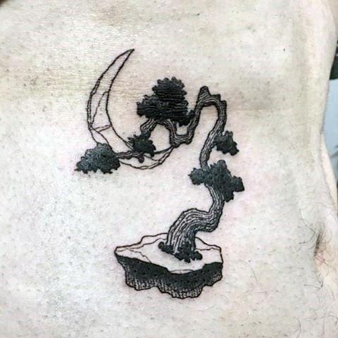 pequeno tatuaje arbol para hombre 34