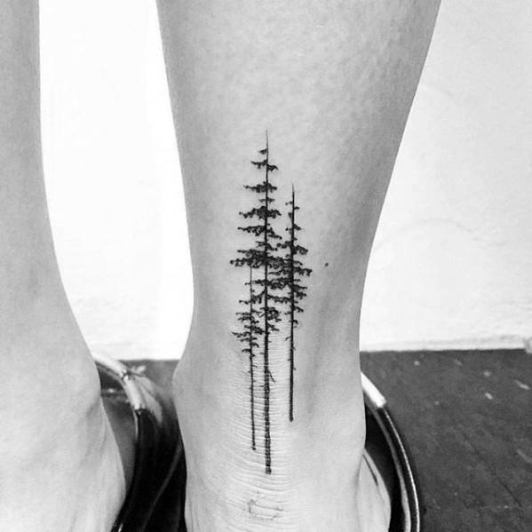 pequeno tatuaje arbol para hombre 35