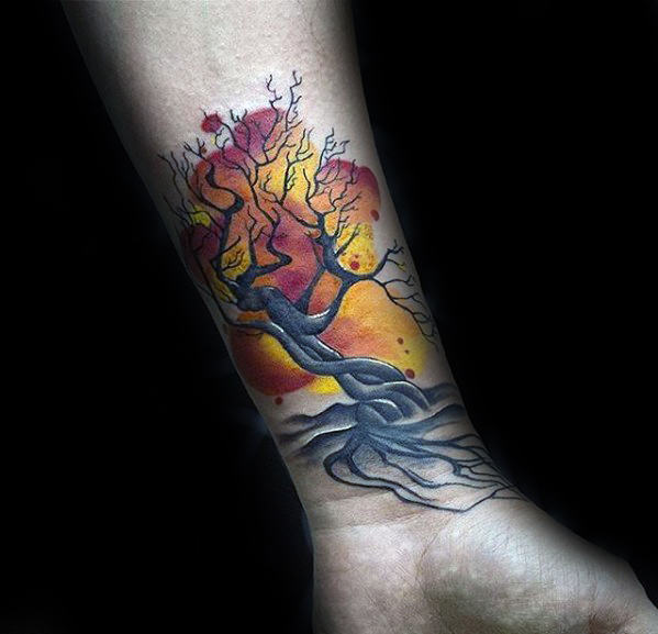 pequeno tatuaje arbol para hombre 43