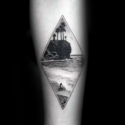 pequeno tatuaje arbol para hombre 46