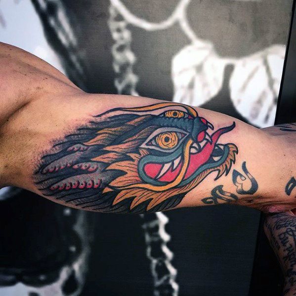 pequeno tatuaje dragon para hombre 10