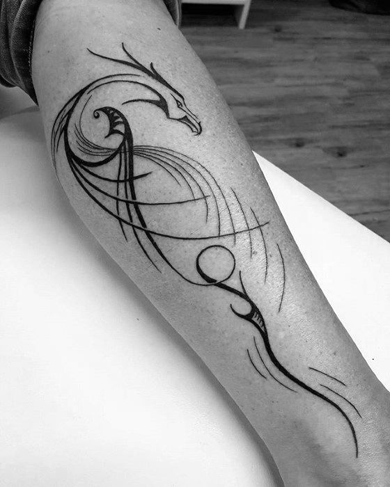 pequeno tatuaje dragon para hombre 34