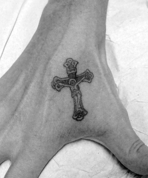 pequeno tatuaje mano para hombre 25