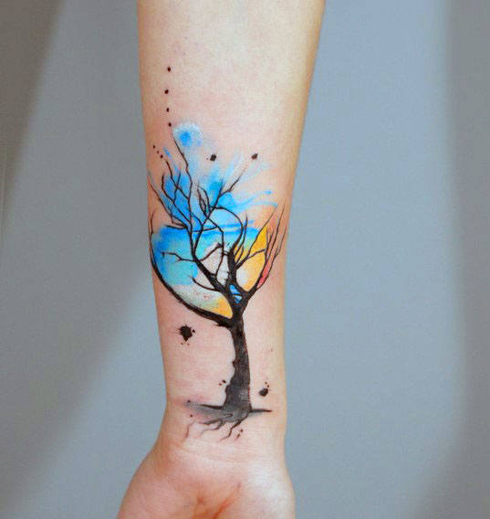 tatuaje acuarela arbol para hombre 24