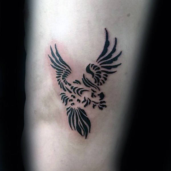 tatuaje aguila tribal para hombre 04
