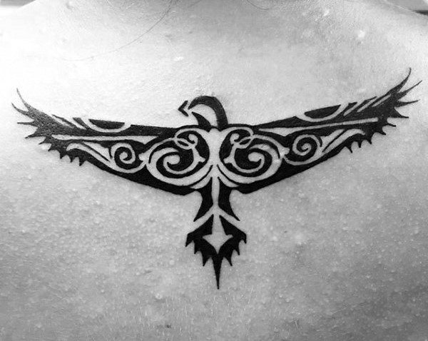 tatuaje aguila tribal para hombre 24