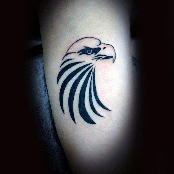 tatuaje aguila tribal para hombre 27