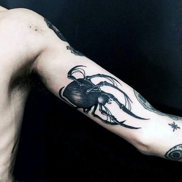 tatuaje arana para hombre 04