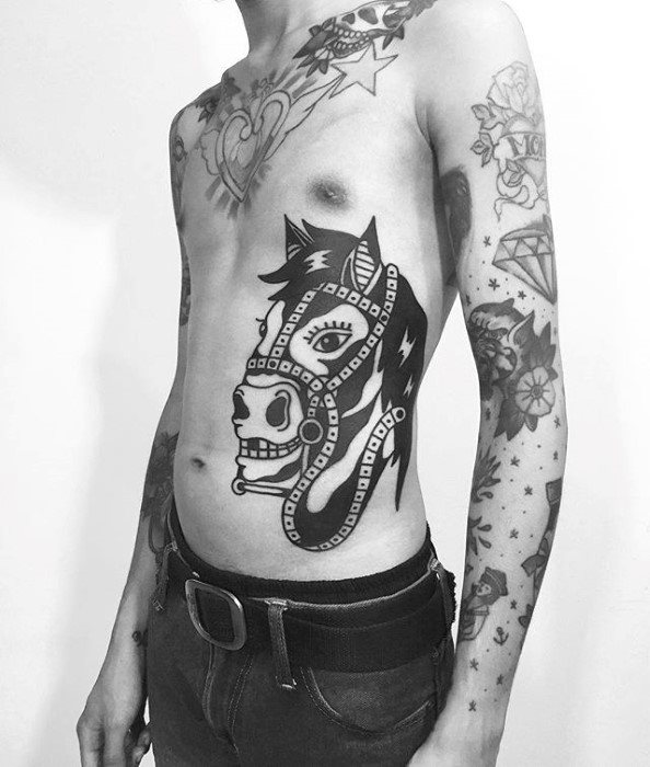 tatuaje clasico caballo para hombre 09