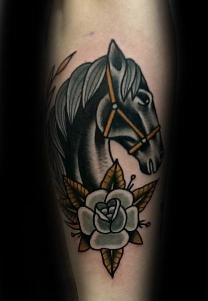 tatuaje clasico caballo para hombre 27