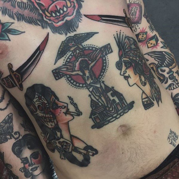 tatuaje clasico cruz para hombre 13
