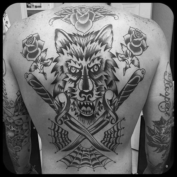 tatuaje clasico daga para hombre 60