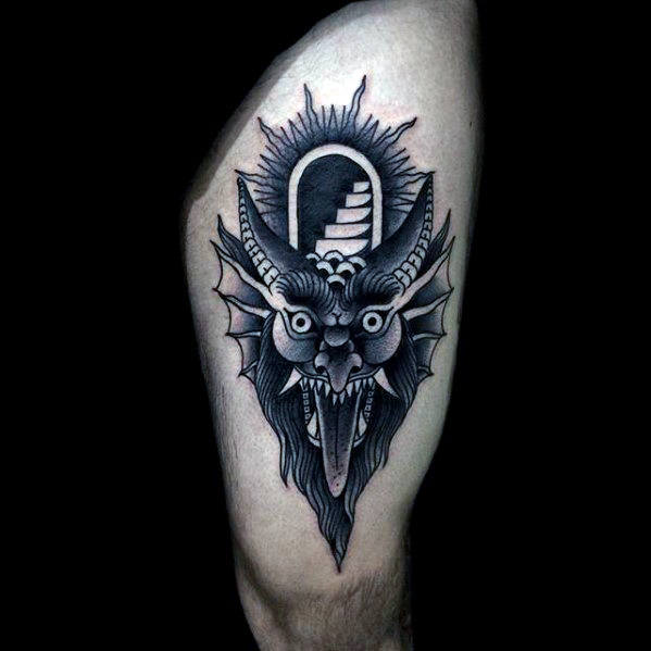 tatuaje clasico diablo para hombre 01