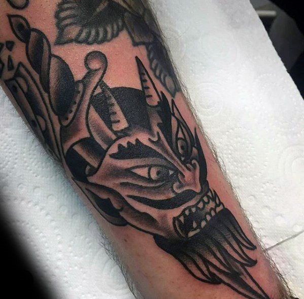 tatuaje clasico diablo para hombre 05