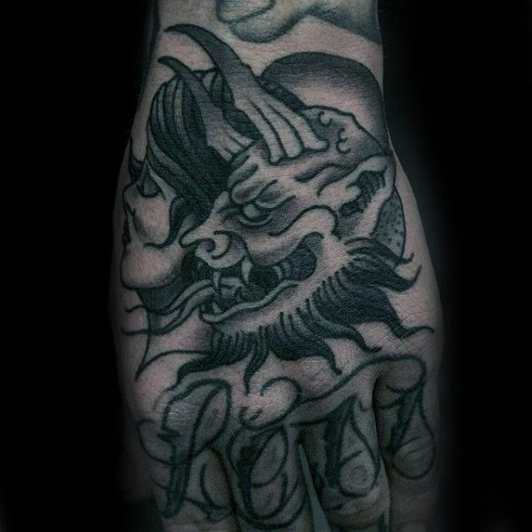 tatuaje clasico diablo para hombre 10