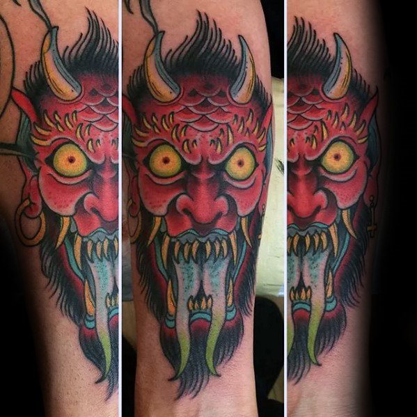 tatuaje clasico diablo para hombre 23