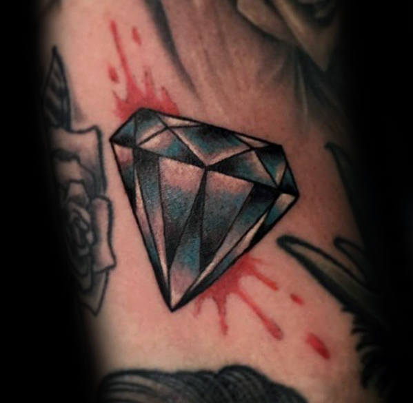 tatuaje clasico diamante para hombre 33