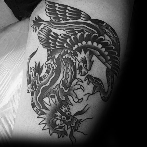 tatuaje clasico dragon para hombre 05