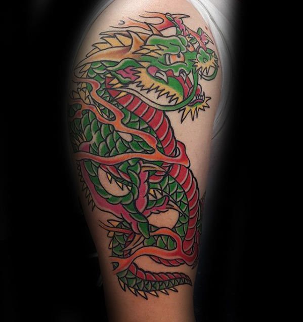 tatuaje clasico dragon para hombre 38