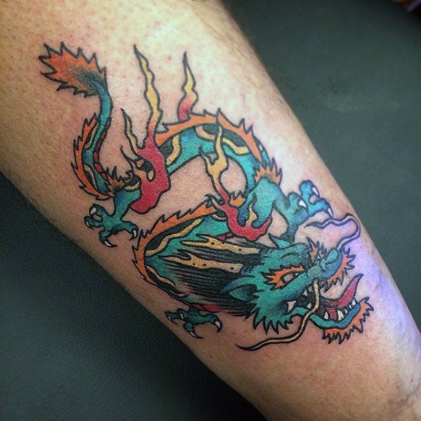 tatuaje clasico dragon para hombre 47