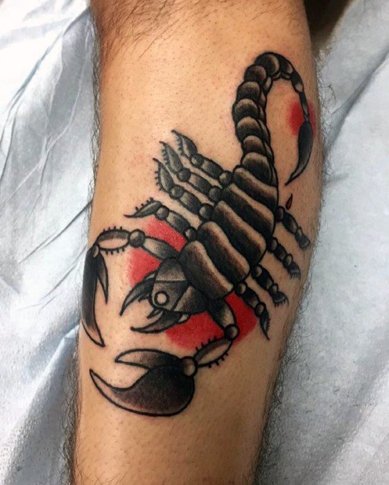 tatuaje clasico escorpion para hombre 26