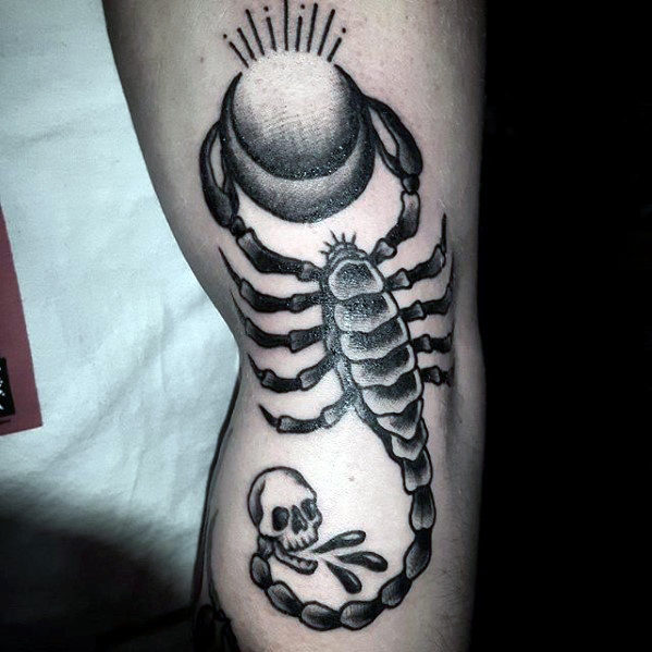 tatuaje clasico escorpion para hombre 55
