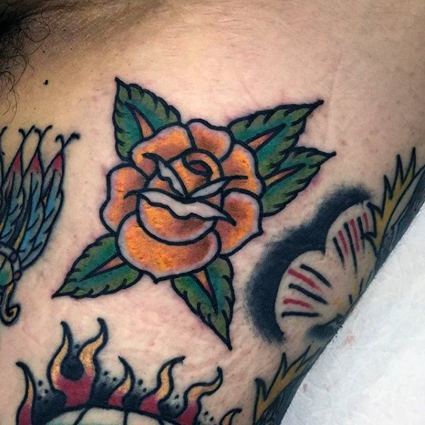 tatuaje clasico flor para hombre 23