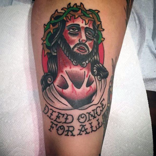 tatuaje clasico jesus para hombre 06
