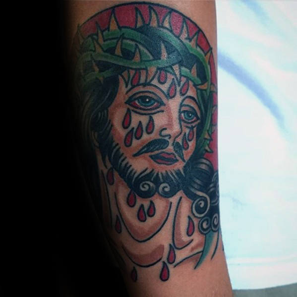 tatuaje clasico jesus para hombre 08