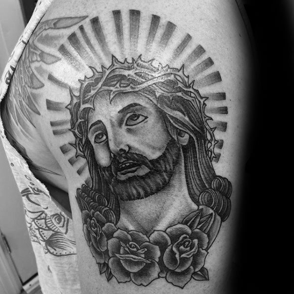 tatuaje clasico jesus para hombre 09