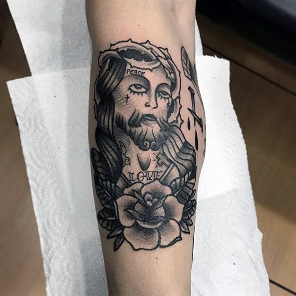 tatuaje clasico jesus para hombre 22
