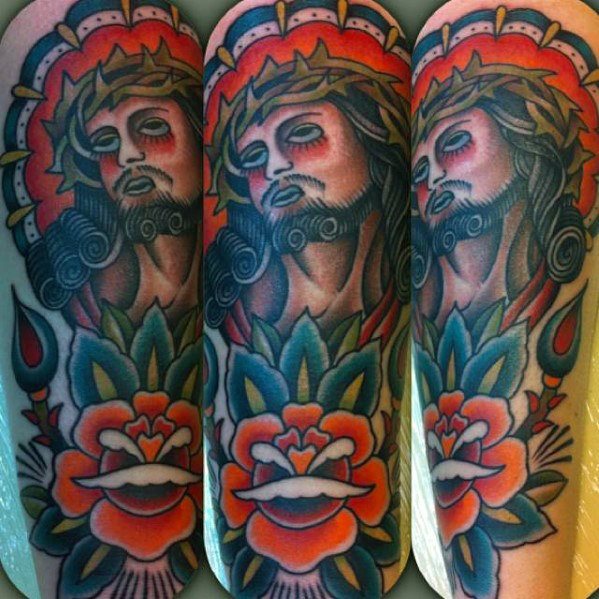 tatuaje clasico jesus para hombre 23