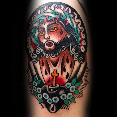 tatuaje clasico jesus para hombre 42