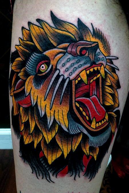 tatuaje clasico leon para hombre 21