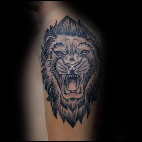 tatuaje clasico leon para hombre 23