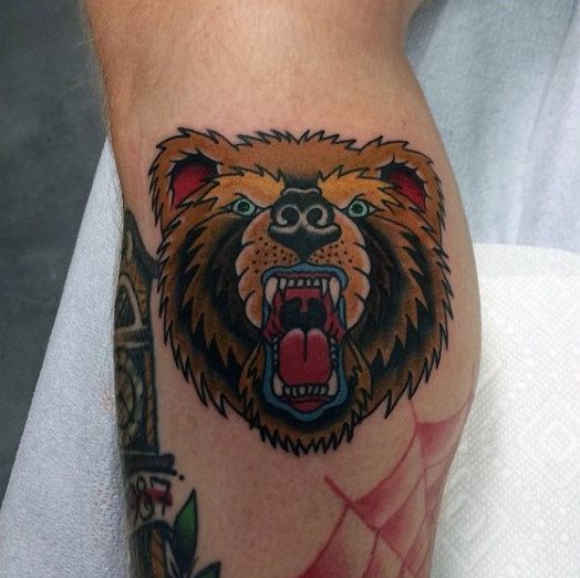tatuaje clasico oso para hombre 07