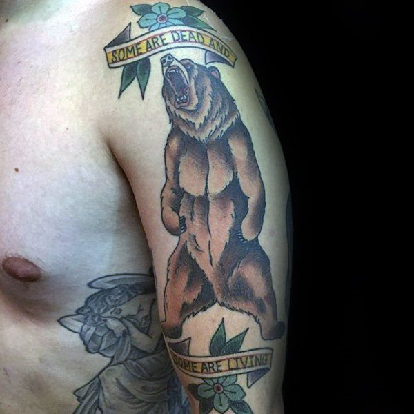 tatuaje clasico oso para hombre 12