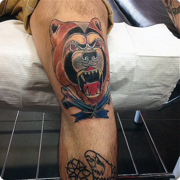 tatuaje clasico oso para hombre 15