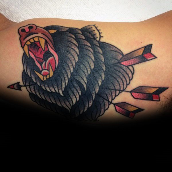 tatuaje clasico oso para hombre 46