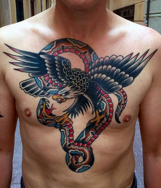 tatuaje clasico pecho para hombre 26