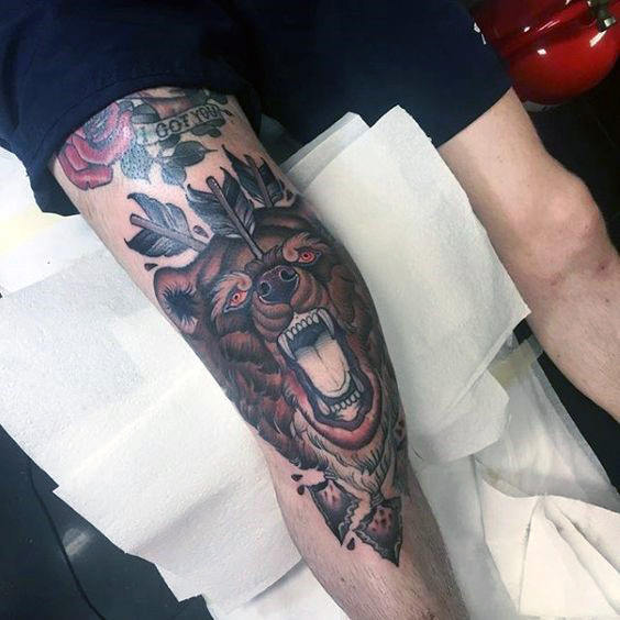 tatuaje clasico pierna para hombre 40