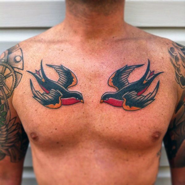 tatuaje golondrina old school para hombre 25