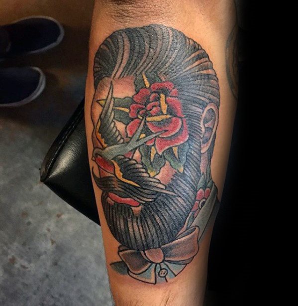 tatuaje golondrina old school para hombre 42