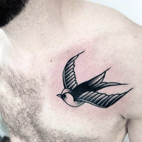 tatuaje golondrina old school para hombre 45