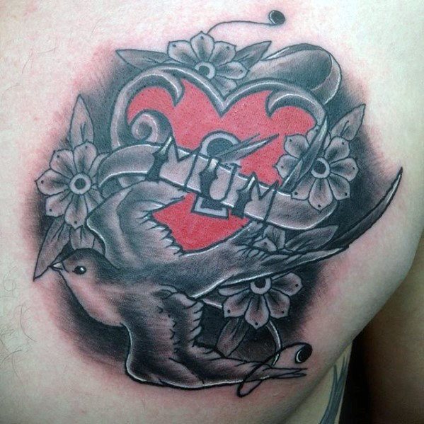 tatuaje golondrina old school para hombre 53