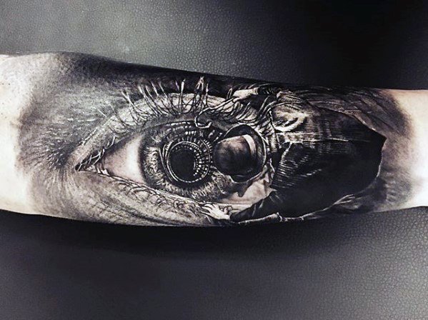 tatuaje increible antebrazo para hombre 03