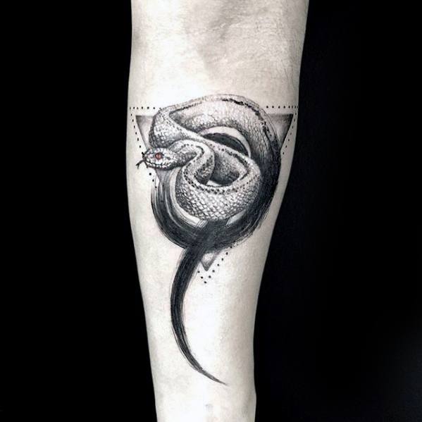 tatuaje increible antebrazo para hombre 07