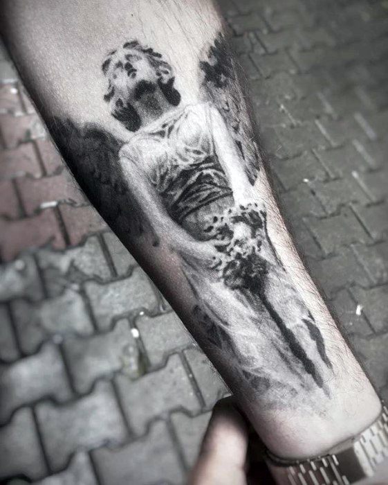 tatuaje increible antebrazo para hombre 13