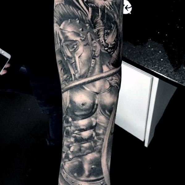 tatuaje increible antebrazo para hombre 16