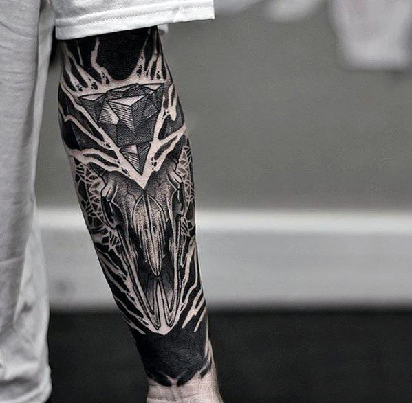 tatuaje increible antebrazo para hombre 24